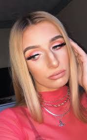 Tina Pilla's Instagram, Twitter & Facebook