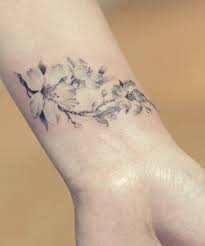 Friend Tattoos Fleurs De Cerisier Avec Images Tatouage Cerisier Tatouage Feminin Tatouage Fleur De Cerisier