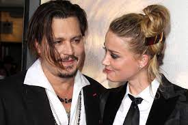 Johnny depp wants amber heard to pay $100,000 to cover his attorney feeshe's reportedly asking that she pay $100,000 out of his $1 million bill. Johnny Depp Amber Heard So Hat Sie Sein Herz Erobert Gala De