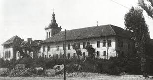 Mãnãstirea petru vodã o gasesti urmând drumul naþional dn 15 b de la poiana teiului spre târgu neamþ, apoi dupã puþin timp un drum se desprinde în stânga. MÄnÄstirea Mihai VodÄ Din Bucuresti AmeninÅ£atÄ La Demolare