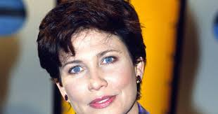 Anne sinclair, l'animatrice unique à partir de 1987, devient tout aussi iconique que l'hebdo. Anne Sinclair Qui Etes Vous Vraiment Madame Sinclair Puretrend