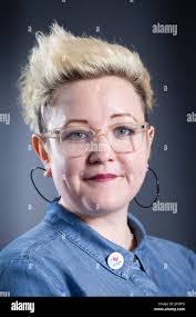 Stef Smith's Instagram, Twitter & Facebook