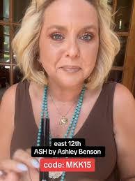 Kelli Dailey's Instagram, Twitter & Facebook