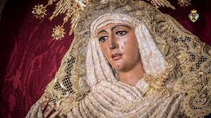 Una de las Vírgenes más representativas de Sevilla, la Esperanza de Triana,  será restaurada este verano