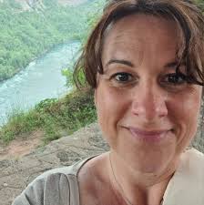 Are fanny packs allowed