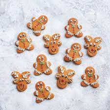 If making gingerbread cookies is one of your holiday traditions, you probably have a gingerbread man cookie cutter in your baking with one simple trick you can turn a gingerbread man into a reindeer. Gingerbread Men Reindeer