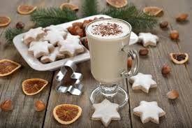 Le Lait De Poule 4 Variations Sur Un Meme Theme Recettes Ma Fourchette Lait De Poule Dessert Repas Noel