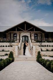 Ranch Wedding Venue Southern Wedding Venue Best Wedding Venues In The Dfw Area Moder Rustic Modern Wedding Outdoor Wedding Venues Wedding Venues Indoor