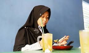 Resep bebek cabai hijau, rasa gurih pedas yang menggelora. Menu Anti Mainstream Di Kedai Bakso Semar Mesem Ada Bakso Pelakor Hingga Janda Ngamuk Beta News