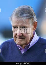 Los Angeles Dodgers owner Peter O?Malley speaks during a news conference