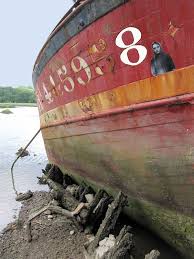 Vaisseaux Fantomes Du Cimetiere Des Bateaux A Bono Impasse Des Pas Perdus Bateaux Vieux Bateaux Le Bono