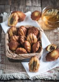 Madeleines Au Citron Bergamote Fourrees A La Pate A Tartiner Recette Madeleine Citron Recette Madeleine Recette