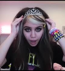 Meg Webber's Instagram, Twitter & Facebook