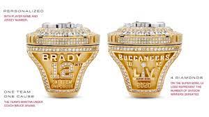 The nfl star and the rest of the tampa bay buccaneers received their super bowl lv rings in a private ceremony held for players, coaches, . 319 Diamanten Der Super Bowl Ring Der Buccaneers Im Detail