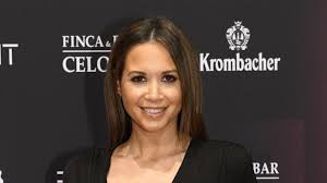 Mandy grace capristo (born 21 march 1990), also known mononymously as mandy, is a german singer and songwriter. Diverse Hinweise Ist Mandy Capristo Wieder Vergeben Promiflash De