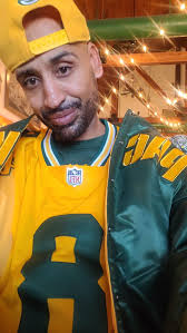 Best place to tailgate for packers game?