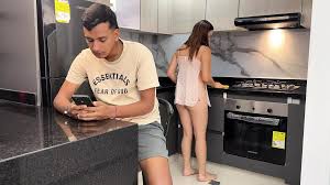 Sexi Pelirroja Hermanastra Se Atora En El Horno Me Pide Ayuda Pero En Vez  De Eso Empiezo a Meter Mi Enorme Polla Por Su Culo