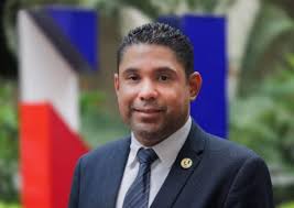 Jonás Vega (Universidad del Istmo): "En Panamá la educación privada también  apoya al sistema público"