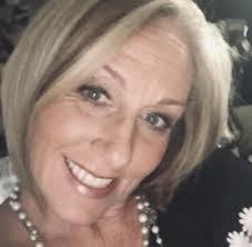 Kelly Oliphant's Instagram, Twitter & Facebook