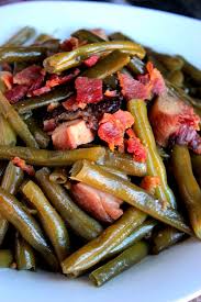 Add the green beans, ham, yellow onion and salt to the slow cooker. Slow Cooked Southern Style Green Beans Southern String Beans Big Bear S Wife