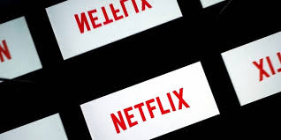 Avant de faire quelque chose parce que c'est ce. Paris Est A Nous Fiction Et Realite Melees Dans Un Film Experimental Sur Netflix Le Point