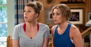 Over the weekend, the fuller house actress celebrated the new year with a family photo and uplifting message on instagram. Candace Cameron S Advice To Fuller House Costars Exclusive