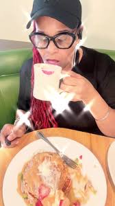 Desirae Lynch Kitchen Vibs