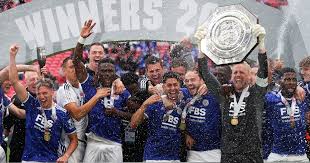 Community shield / charity shield trophy. 2xvstrwi4vxbkm