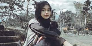 Check spelling or type a new query. Alami Kejadian Serupa Dengan Reemar Martin Ini Deretan Fakta Una Seleb Tik Tok Merdeka Com