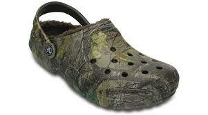 Upc 887350815627 Crocs Chocolate Chocolate Classic Realtree Xtra Fuzz Lined Clog Shoes Upcitemdb Com