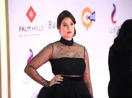 تصدرت الفنانة المصرية، يسرا اللوزي، محرك البحث غوغل، اليوم السبت، بسبب ما قالته عنها الفنانة إيمي سمير غانم. Ø£ÙˆÙ„ ØªØ¹Ù„ÙŠÙ‚ Ù…Ù† ÙŠØ³Ø±Ø§ Ø§Ù„Ù„ÙˆØ²ÙŠ Ø¹Ù„Ù‰ ØµÙˆØ±Ù‡Ø§ Ø§Ù„Ù…Ø«ÙŠØ±Ø© Ù„Ù„Ø¬Ø¯Ù„ Ø£Ø«Ù†Ø§Ø¡ Ø­Ù…Ù„Ù‡Ø§ Ù…ØµØ±Ø§ÙˆÙ‰