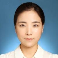 Jiyoung Min's Instagram, Twitter & Facebook