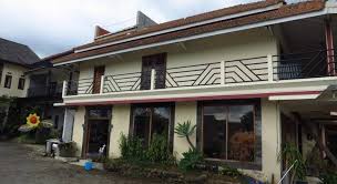 Free wifi is available in public areas as well as complimentary parking and an outdoor swimming pool are available on site. Bunga Matahari Guest House Malang Booking Dan Cek Info Hotel