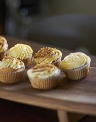 Cupcakes Aux Eclats De Caramel Et Petits Beurre Recette Alimentation Recette Cupcake Recette Sans Cuisson