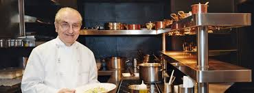 Le frasi sulla cucina che trovate in questa sezione, provenienti dai più grandi cuochi e intellettuali dell'epoca moderna e del passato, sono preparate e. Le Migliori Frasi Di Gualtiero Marchesi Un Ritratto Del Maestro Che Ci Ha Lasciato Puntarella Rossa