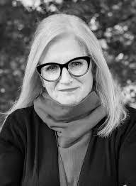 Jeanne Mcgovern's Instagram, Twitter & Facebook