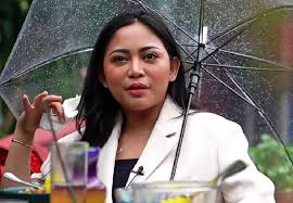 Lantaran rachel mengaku jika ia mengidap bipolar atau suatu gangguan yang menyerang kondisi psikis seseorang yang. Rachel Vennya Lepas Hijab Tubuhnya Mendadak Gemetaran Genp