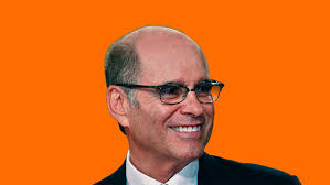 Minisode: Clyde Phillips Loves String Instruments « Fanaddicts