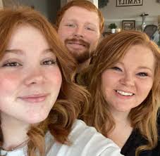 Let's attempt a DIY eyebrow dye job