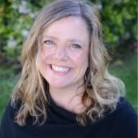 Beth Reimschissel's Instagram, Twitter & Facebook