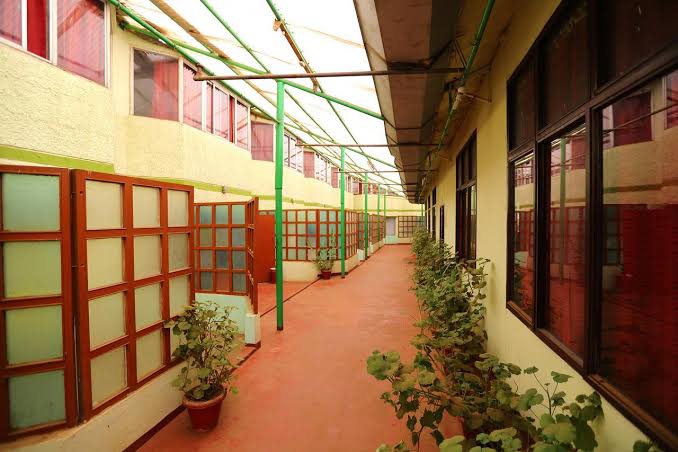 HOTEL CHARRING CROSS | ⋆⋆ | OOTY, INDIA | SEASON DEALS FROM $48
