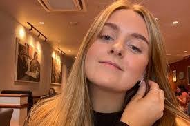 Hannah Hackney's Instagram, Twitter & Facebook