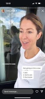 Janelle Summers's Instagram, Twitter & Facebook