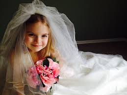 Unnachahmlich, leichte und komfortable brautkleider ein brautkleid ist für jede frau etwas ganz besonderes. Hochzeitskleid Kinder Madchen Kostenloses Foto Auf Pixabay