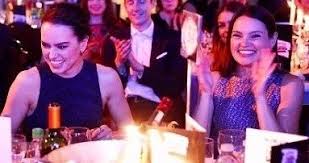 Daisy Ridley Left With Kika Rose Ridley Right At The Empire Awards Daisy Ridley Rey Daisy Ridley New Friends