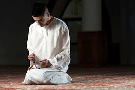 Keistimewaan malam lailatul qadar adalah malam yang penuh kemuliaan di mana seseorang mendapatkan keberkahan berupa pahala berlipat ganda. Doa Malam Lailatul Qadar Baca 1 000 Kali Okezone Muslim