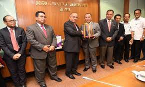 Sila jelaskan cukai tanah anda sebelum 31 mei 2021. Jabatan Ketua Pengarah Tanah Galian Persekutuan Kunjungan Hormat Oleh Pengarah Tanah Dan Galian Terengganu Ke Atas Ketua Pengarah Tanah Dan Galian Persekutuan