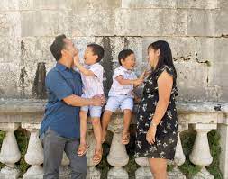 Family Photoshoot Near Piazzale Michelangelo Florence Italy Destination Photographer Florence Fa Family Portraits Portrait Photography Studio Photography