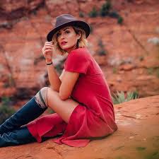 She has frequently worked in the horror genre, most notably as laurie strode in the 2007 remake. Scout Taylor Compton Scoutjulie Twitter