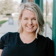 Erin Weller's Instagram, Twitter & Facebook